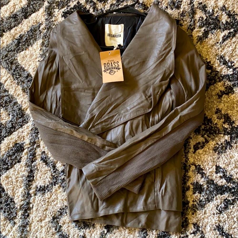 NWT BB Dakota cross zipper jacket